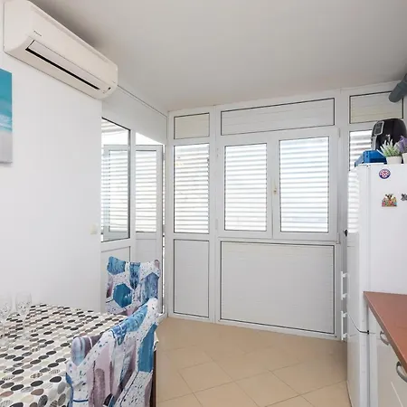 Apartment Only *